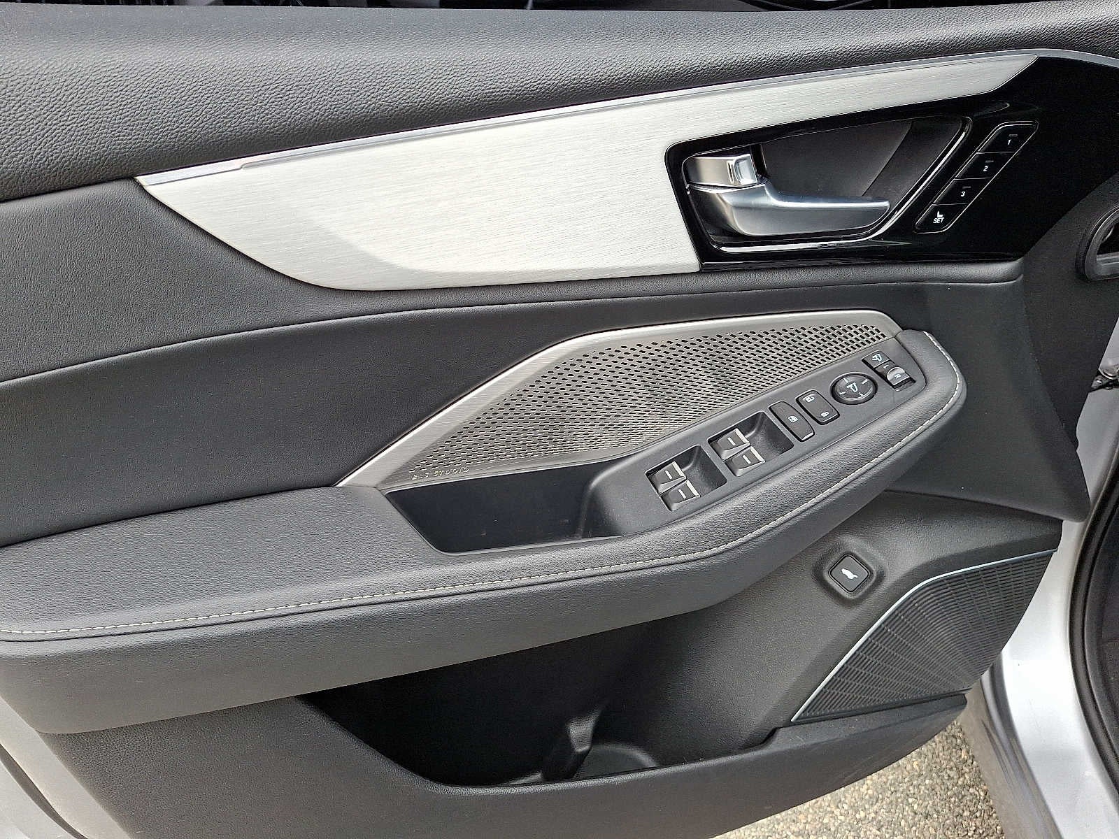 2024 Acura MDX SH-AWD w/Technology Package