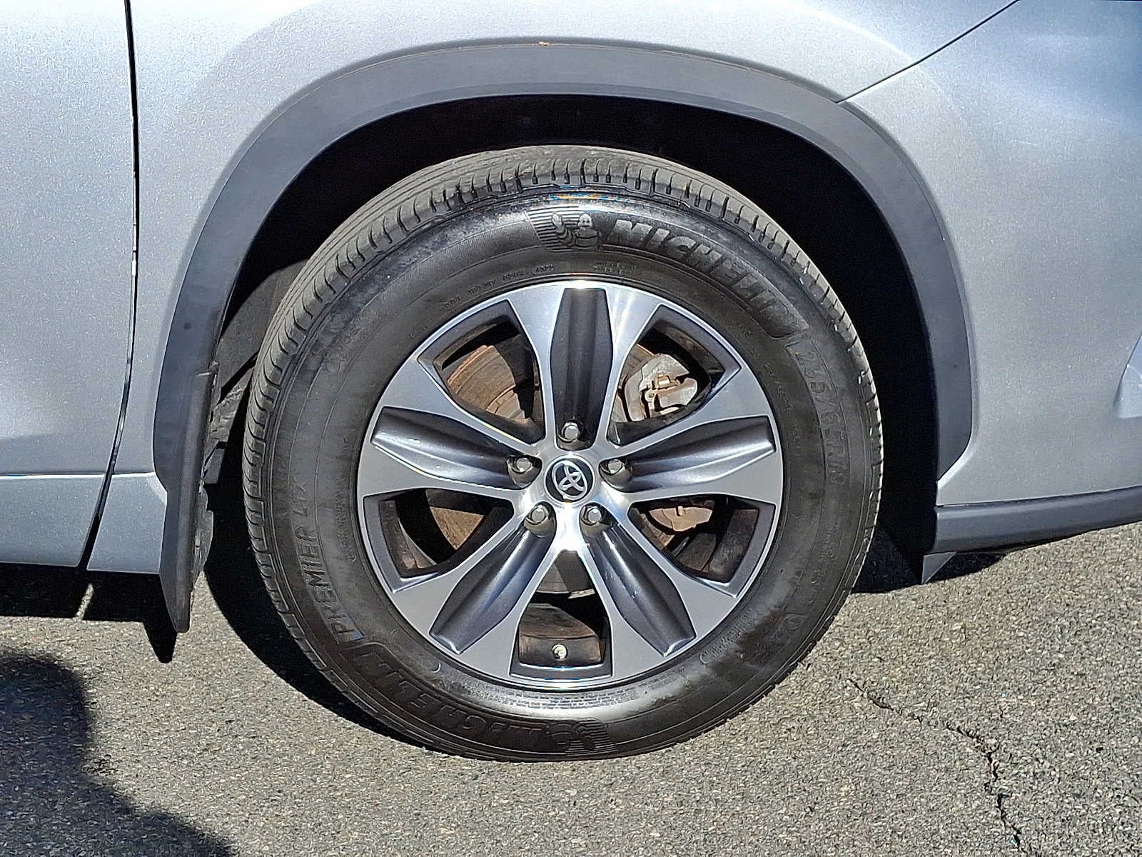 2023 Toyota Highlander XLE AWD