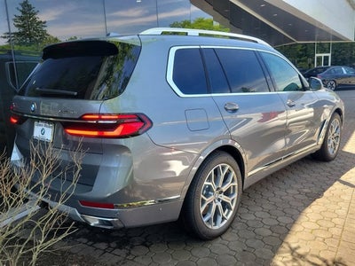 2025 BMW X7 xDrive40i Sports Activity Vehicle