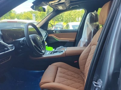2025 BMW X7 xDrive40i Sports Activity Vehicle