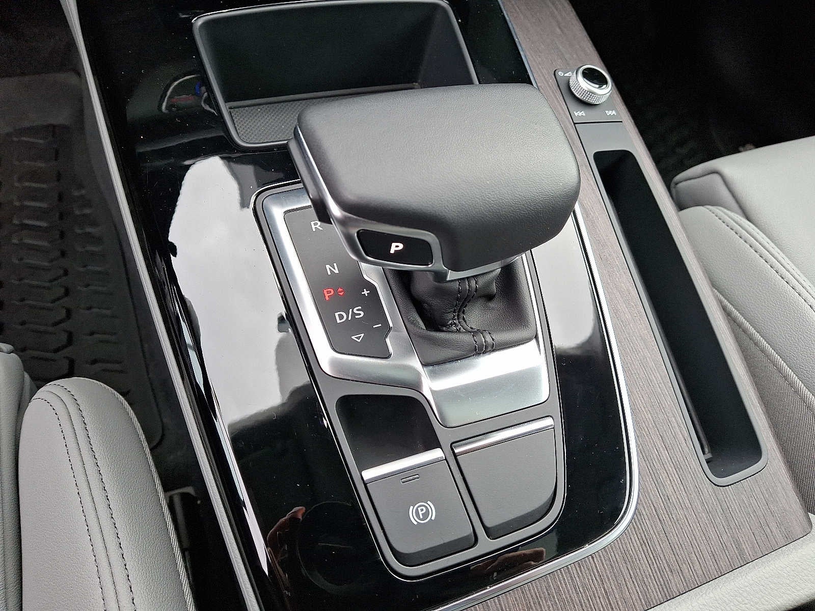 2024 Audi Q5 S line Premium 45 TFSI quattro