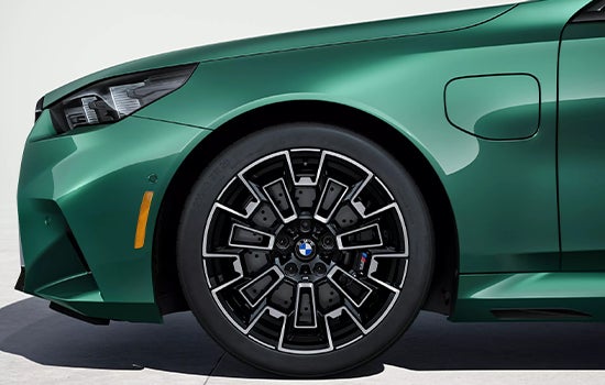 The BMW M5 Touring’s tire wheel. | BMW of Roxbury in Kenvil NJ